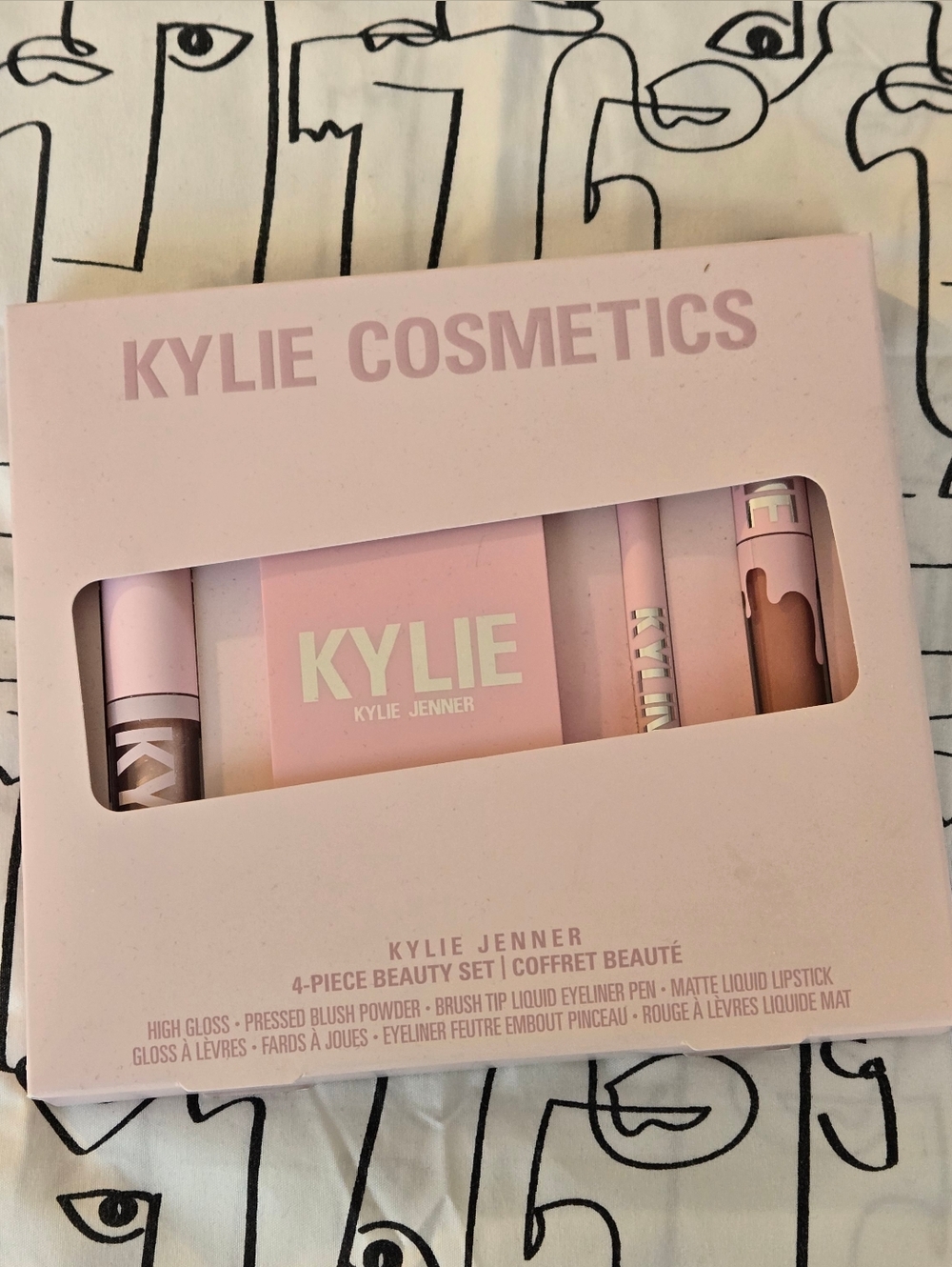 Kylie Cosmetics 4-Piece Beauty Set In Pink
